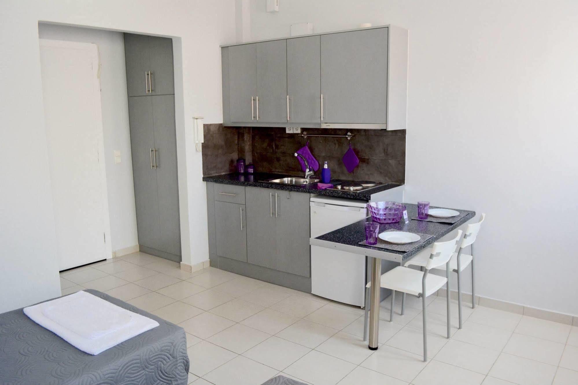 Nj Apartments ลาวริออน ภายนอก รูปภาพ